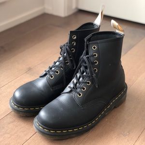 Vegan Leather Dr. Martens - Women’s Size 9, Great Condition